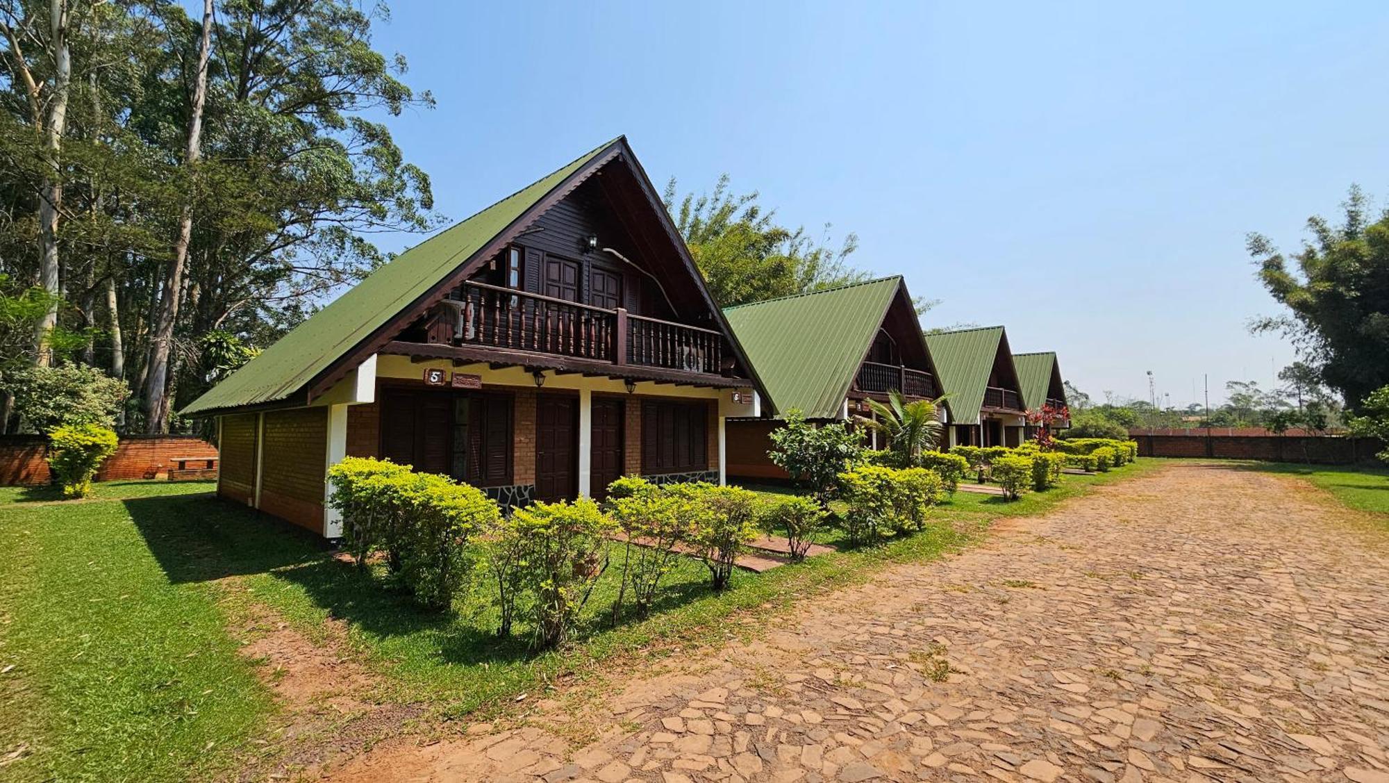 Cabanas El Refugio Del Mensu Пуэрто-Игуасу Экстерьер фото